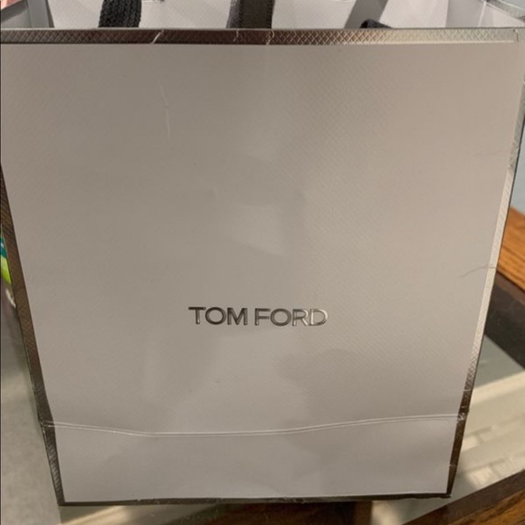 TOM FORD OUD BRAND NEW - Picture 2 of 3